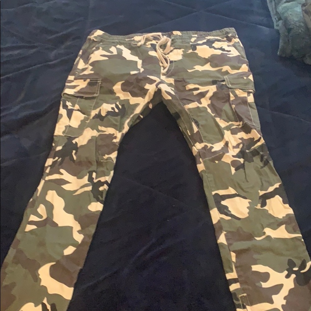 Pacsun camo joggers